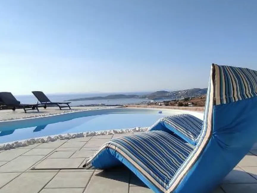 2-bedroom-luxury-House-for-sale-in-Paros-1