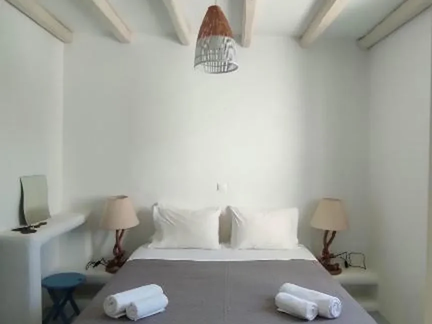 2-bedroom-luxury-House-for-sale-in-Paros-12