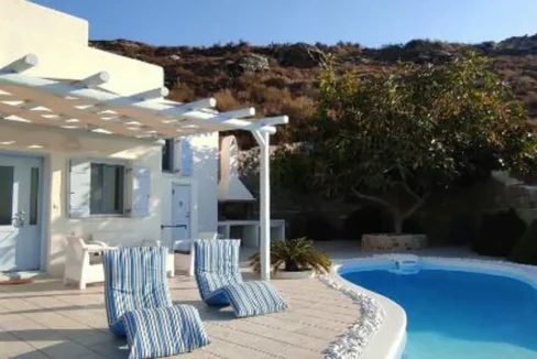 2-bedroom-luxury-House-for-sale-in-Paros-2
