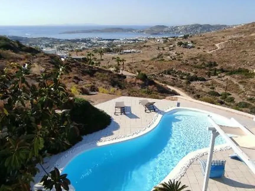2-bedroom-luxury-House-for-sale-in-Paros-5