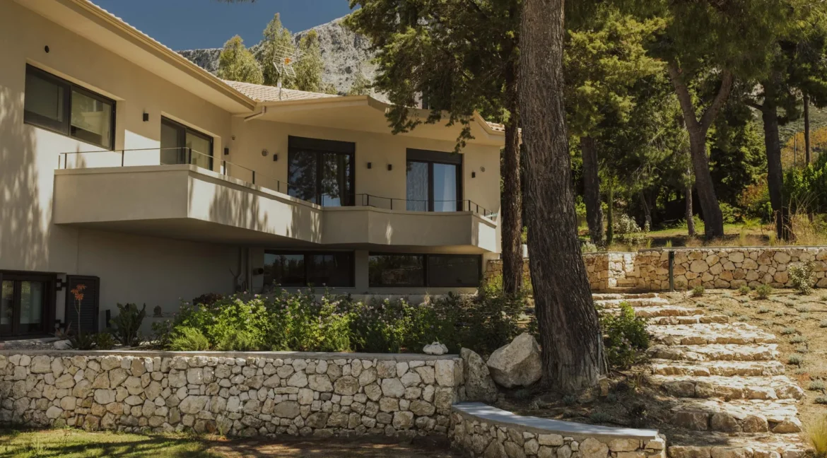 Luxury-Seafront-House-for-Sale-near-Lefkada-Paleros-31