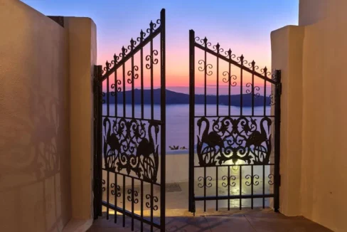 Seaview-Property-in-Santorini-Greece-4
