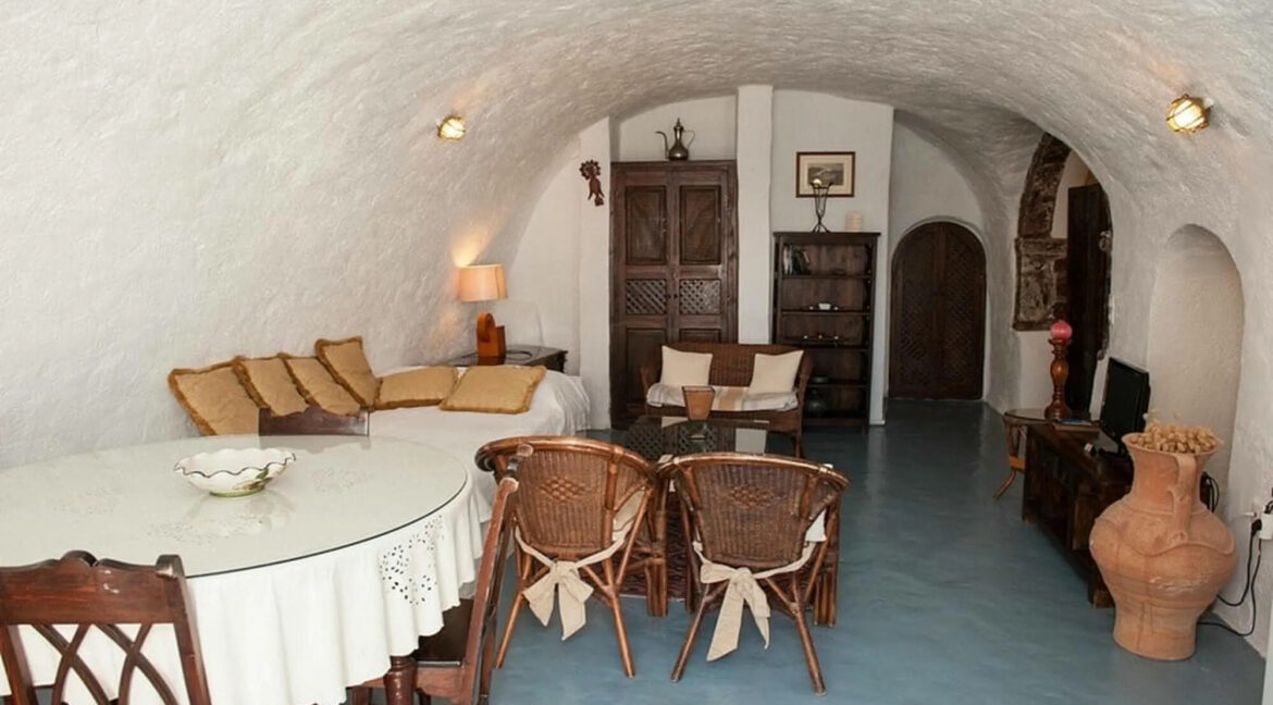 3-Cave-Suites-Complex-for-Sale-in-Oia-Santorini-13