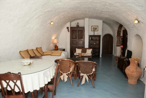 3-Cave-Suites-Complex-for-Sale-in-Oia-Santorini-13