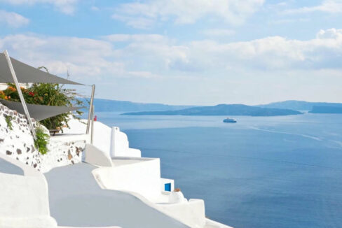 3-Cave-Suites-Complex-for-Sale-in-Oia-Santorini-3