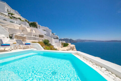 3-Cave-Suites-Complex-for-Sale-in-Oia-Santorini-8