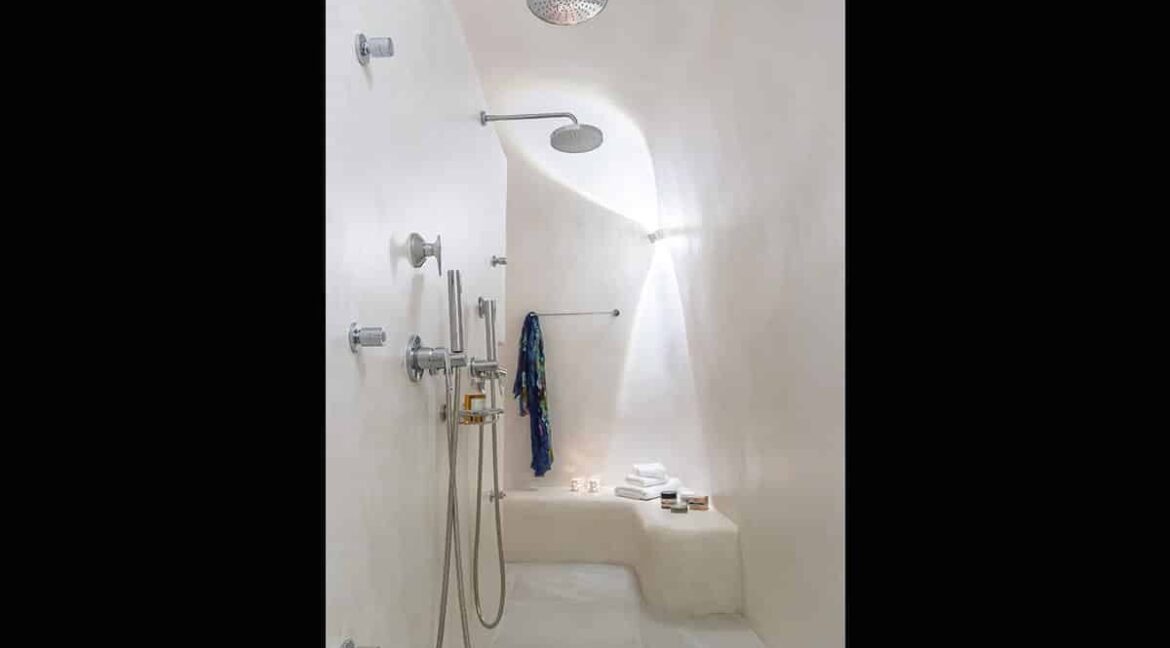 Santorini-Luxury-Villa-1