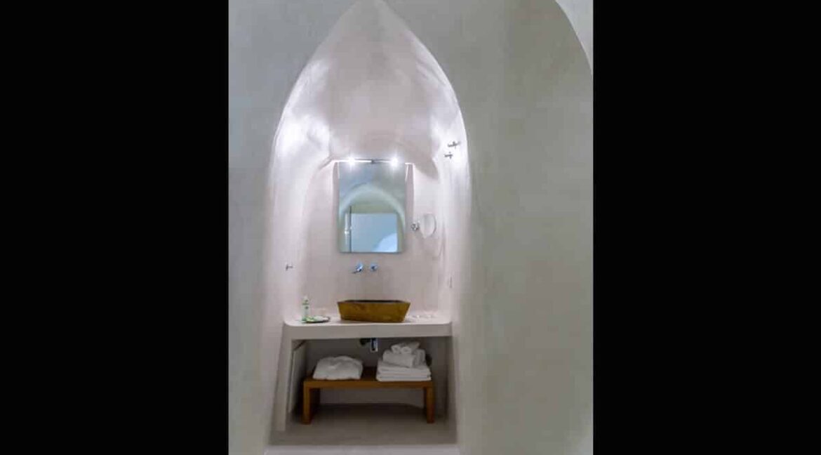 Santorini-Luxury-Villa-10
