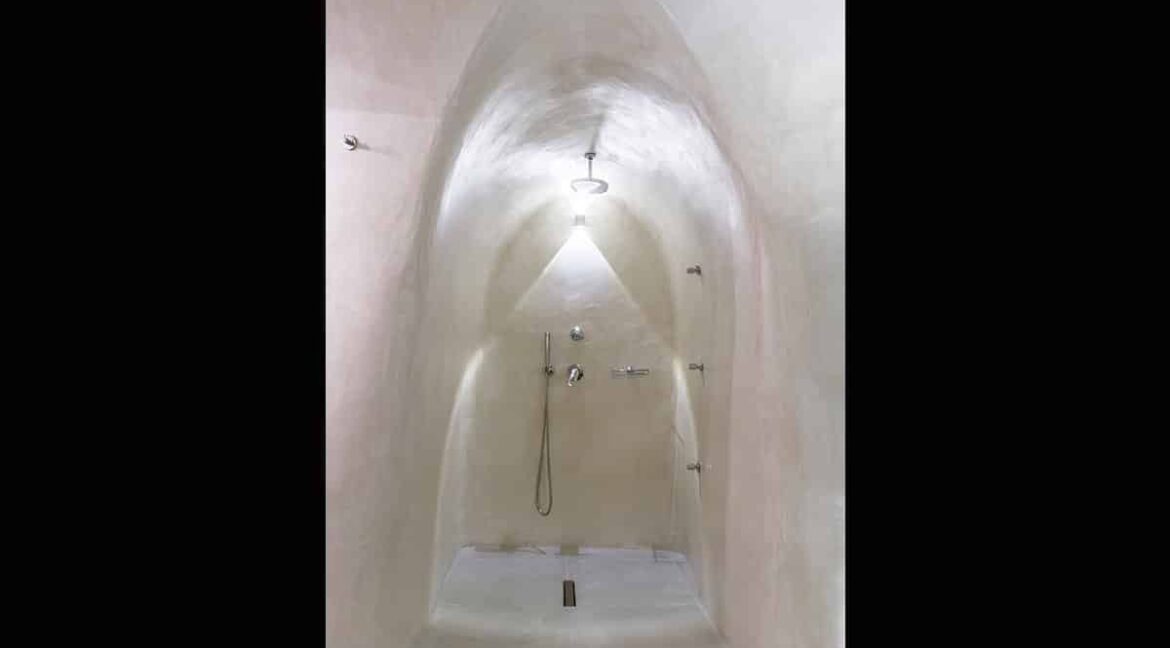 Santorini-Luxury-Villa-11