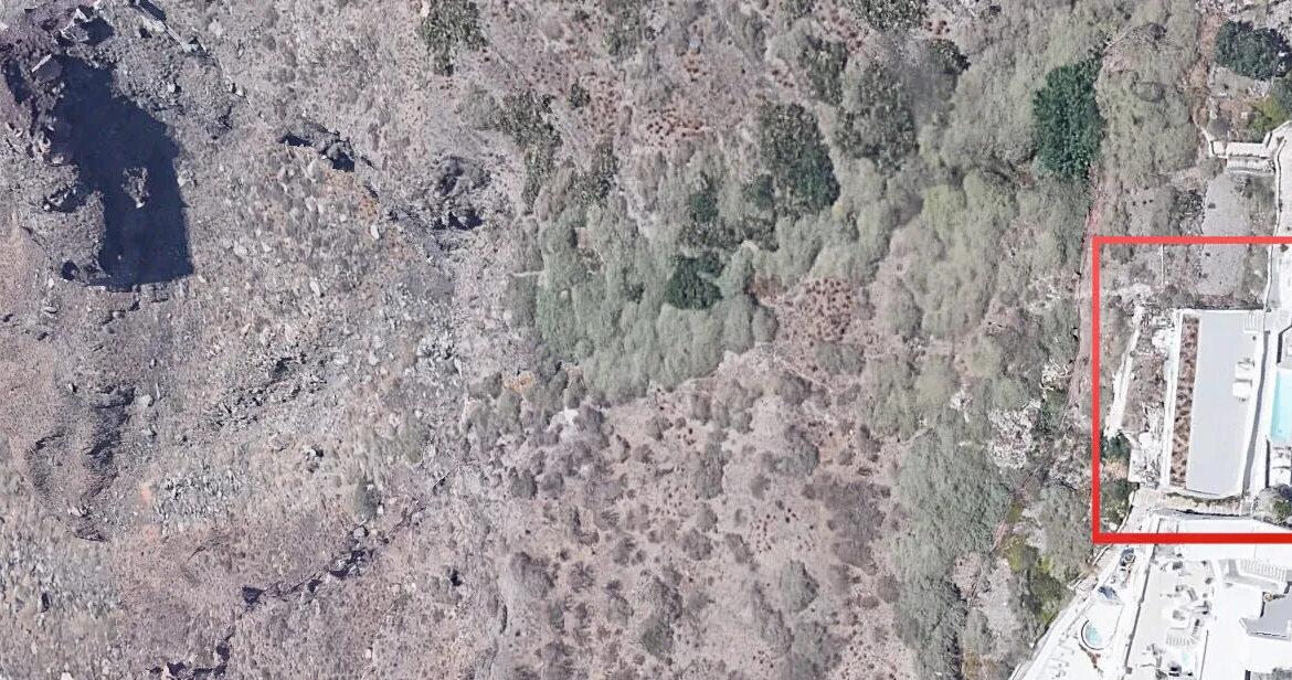 Santorini-Luxury-Villa-3-