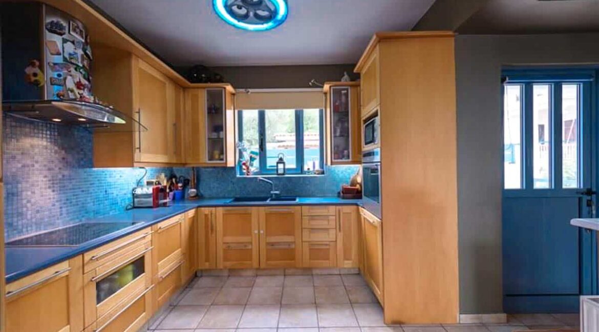 Seafront-House-Central-Greece-Seafront-property-in-Greece-11