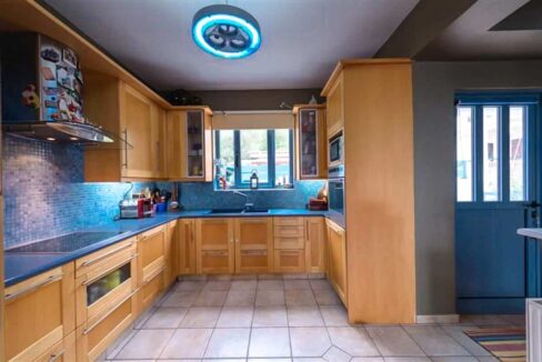 Seafront-House-Central-Greece-Seafront-property-in-Greece-11