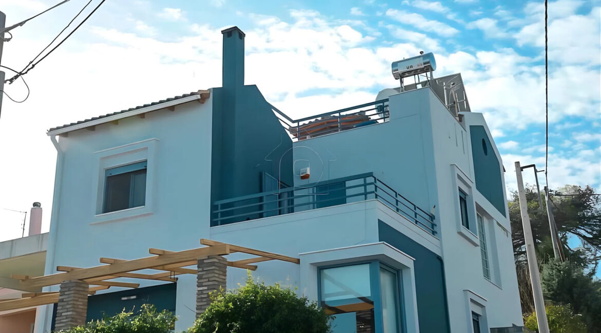 Seafront-Villa-for-Sale-in-Central-Greece1