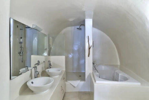 Seaview-Property-in-Santorini-Greece-10