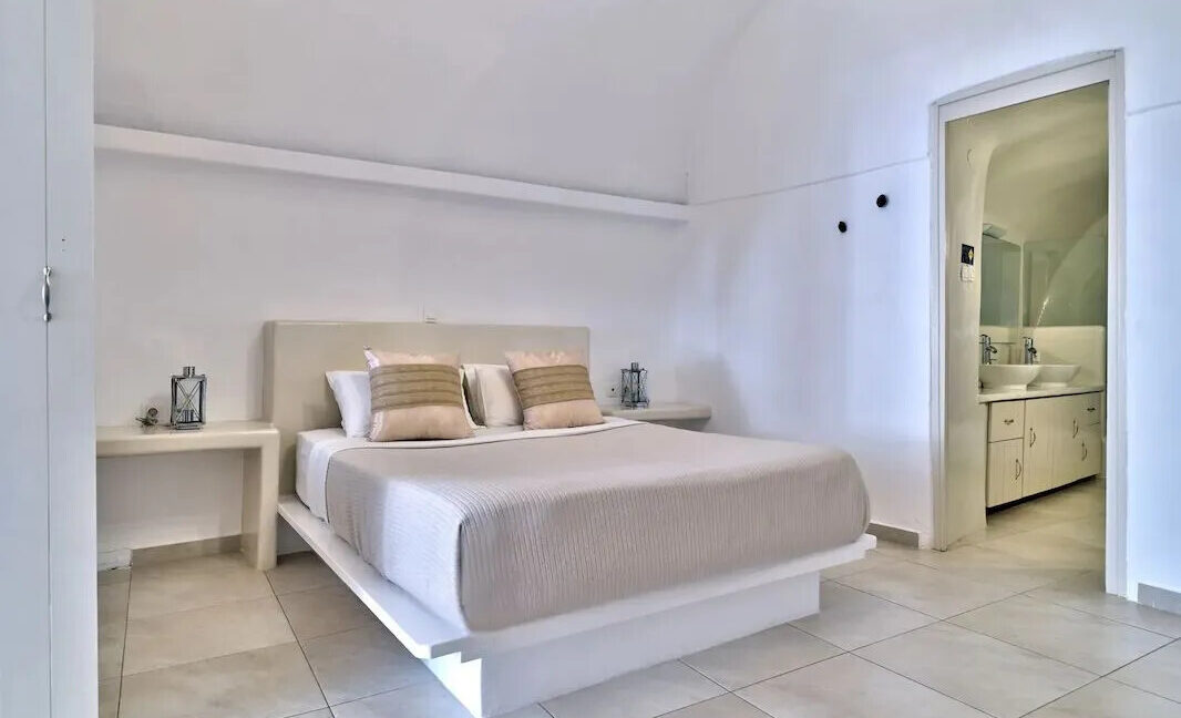 Seaview-Property-in-Santorini-Greece-12