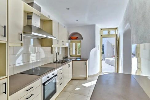 Seaview-Property-in-Santorini-Greece-13