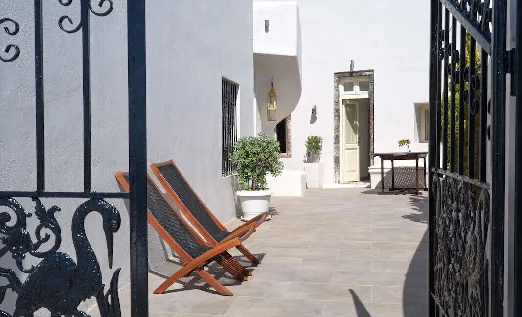 Seaview-Property-in-Santorini-Greece-18