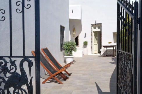 Seaview-Property-in-Santorini-Greece-18