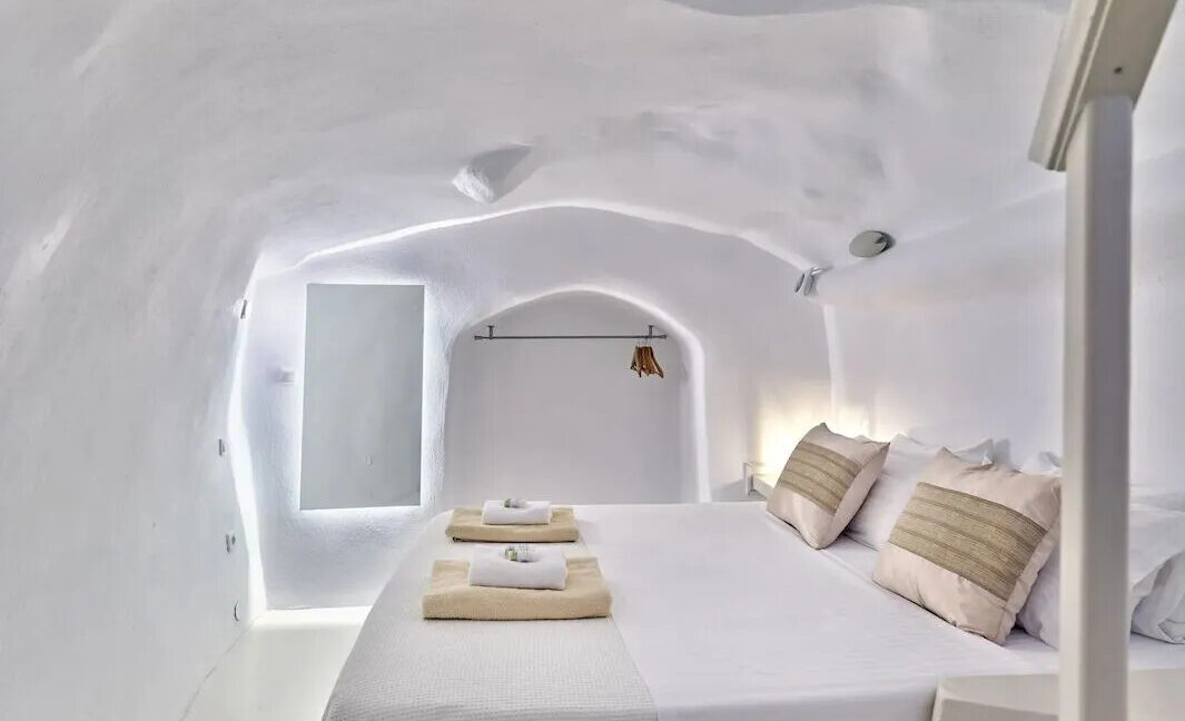 Seaview-Property-in-Santorini-Greece-8