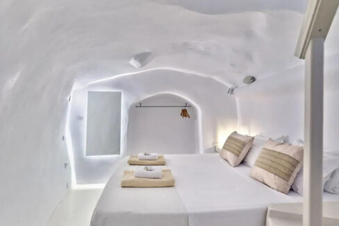 Seaview-Property-in-Santorini-Greece-8