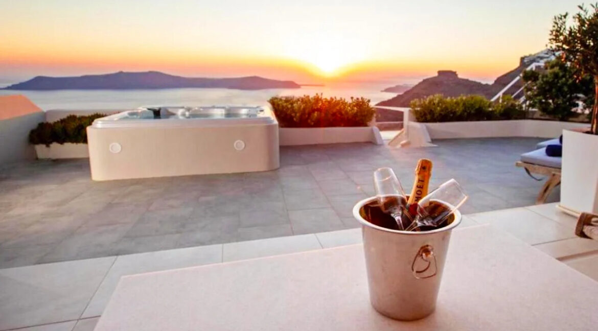 Seaview-Property-in-Santorini-for-sale-11