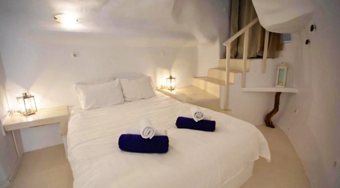 Seaview-Property-in-Santorini-for-sale-14