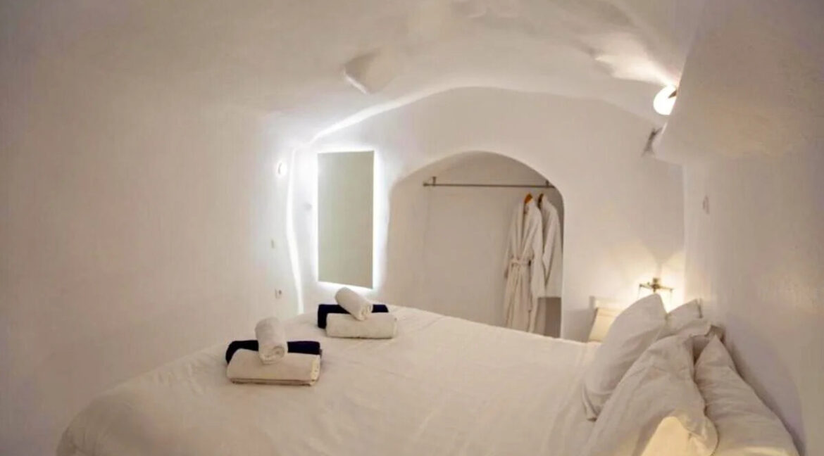 Seaview-Property-in-Santorini-for-sale-15