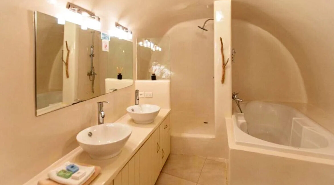 Seaview-Property-in-Santorini-for-sale-16