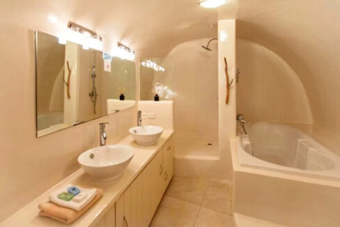 Seaview-Property-in-Santorini-for-sale-16